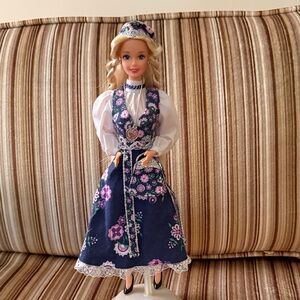 Dolls of the World: Norwegian Barbie